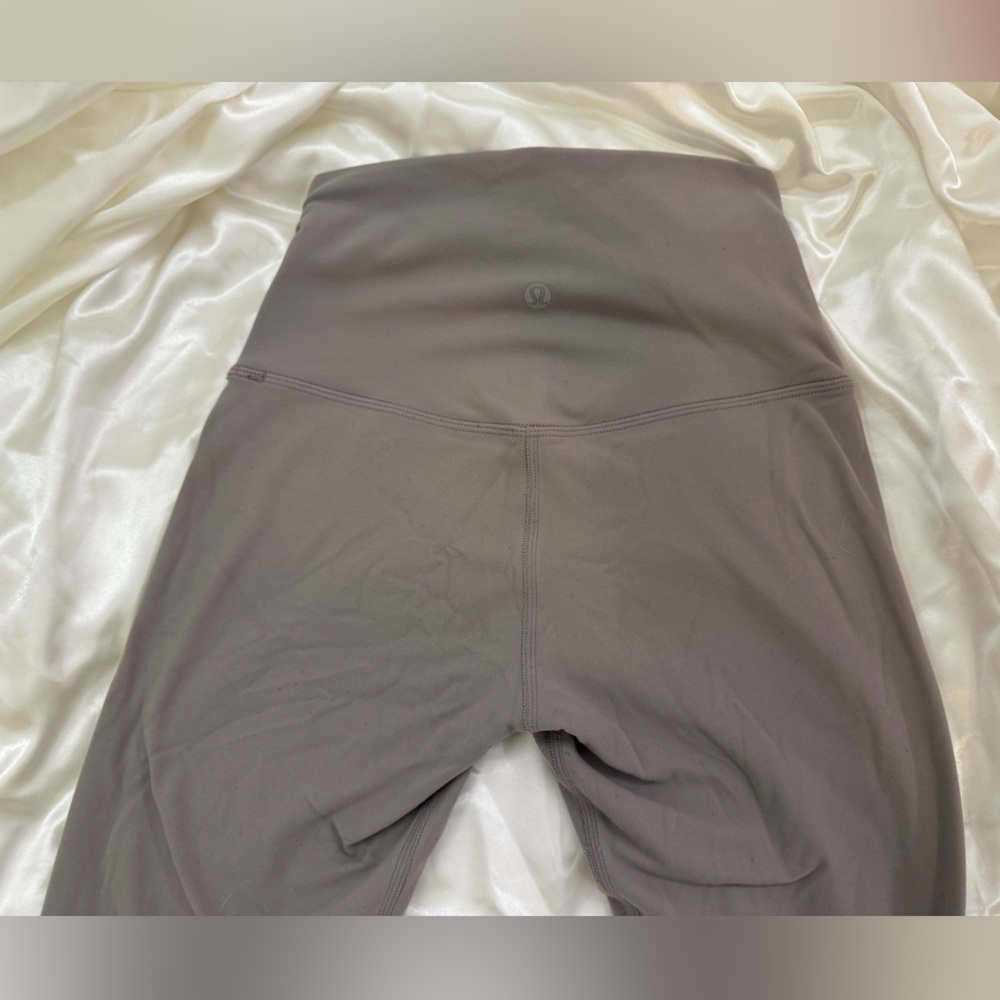 Light grey lululemon align leggings